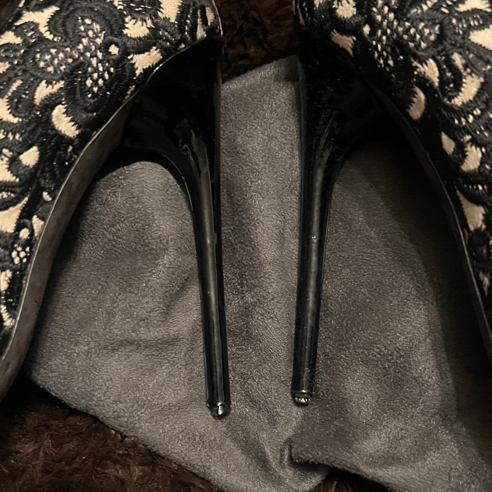 ✨ Tom Ford Black Lace Stiletto Pumps – Size 39 ✨ - Picture 4 of 7